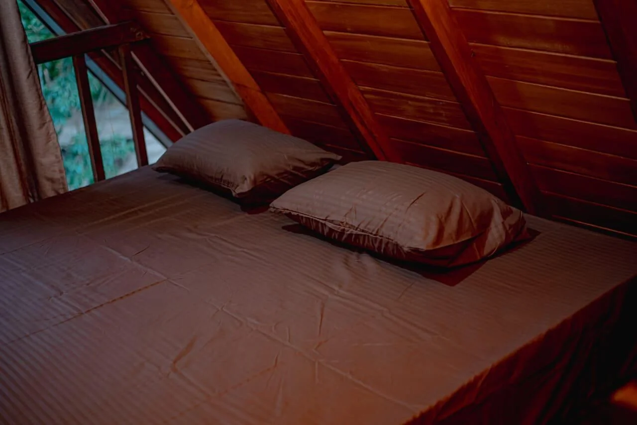 Luxury Hotel in Sinharaja - The Royal Cabin Balcony 6
